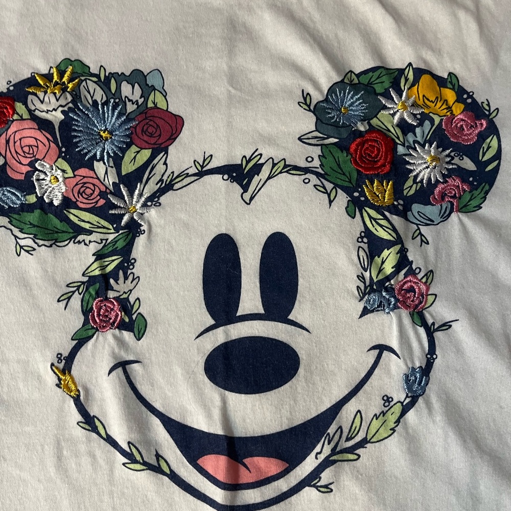 Mickey Mouse T-shirt. Embroidered flowers. Size XXL. White